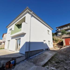 RIJEKA, VOJAK - Kuća s dva stana u roh-bau fazi