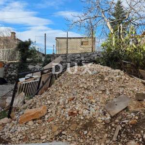 RIJEKA, VOJAK - Kuća s pogledom na more u fazi adaptacije, 160m2