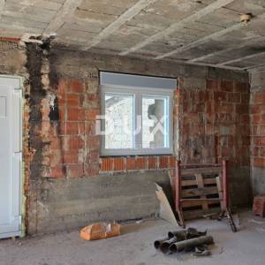 RIJEKA, VOJAK - Kuća s pogledom na more u fazi adaptacije, 160m2