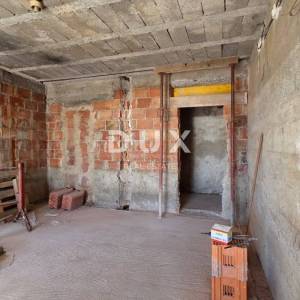 RIJEKA, VOJAK - Kuća s pogledom na more u fazi adaptacije, 160m2