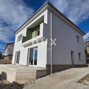 RIJEKA, VOJAK - Kuća s pogledom na more u fazi adaptacije, 160m2