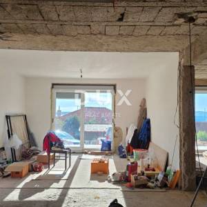 RIJEKA, VOJAK - Kuća s pogledom na more u fazi adaptacije, 160m2