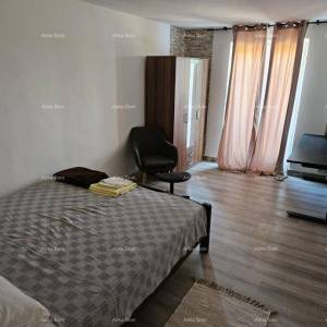 Rovinj: Nekretnina u blizini plaže, okružena borovom šumom