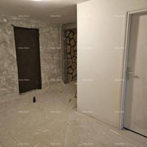 Rovinj: Nekretnina u blizini plaže, okružena borovom šumom