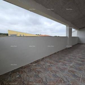 Rovinj: Nekretnina u blizini plaže, okružena borovom šumom