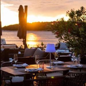 ROVINJ, Prodaje se uhodan restoran uz more (najam prostora)