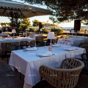 ROVINJ, Prodaje se uhodan restoran uz more (najam prostora)