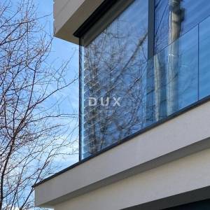 SAMOBOR, GIZNIK - Prilika! Moderna kuća s terasom, jacuzzijem, garažom i panoramskim pogledom!