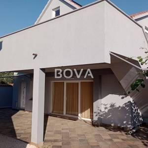 Samostojeća kuća 182 m2 – Bibinje *50 m od mora* (ID-2185/E)