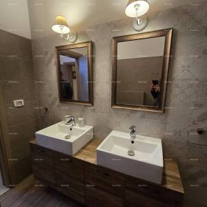 Samostojeća kuća na velikoj parceli s grijanim bazenom!