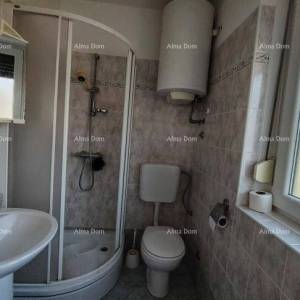 Samostojeća kuća, prvi red do mora! Novigrad.