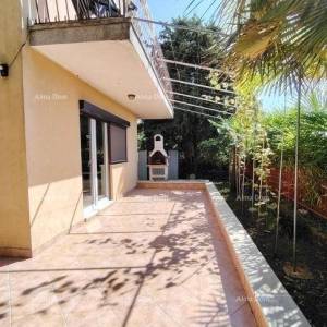 Samostojeća kuća, prvi red do mora! Novigrad.