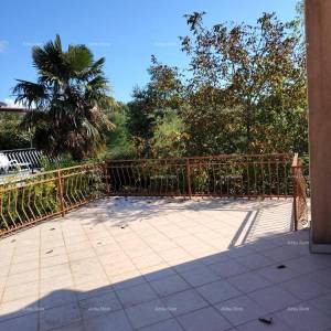 Samostojeća kuća, prvi red do mora! Novigrad.