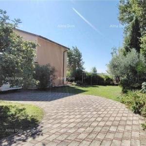 Samostojeća kuća, prvi red do mora! Novigrad.