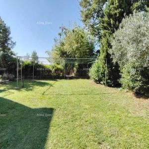 Samostojeća kuća, prvi red do mora! Novigrad.