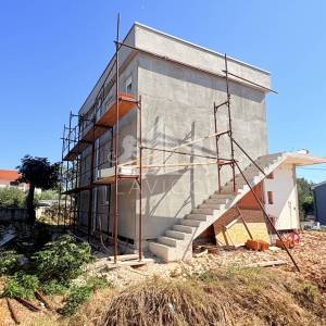 Samostojeća kuća s 2 apartmana novogradnja - Vrsi