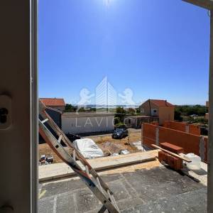 Samostojeća kuća s 2 apartmana novogradnja - Vrsi