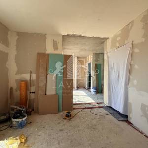 Samostojeća kuća s 2 apartmana novogradnja - Vrsi