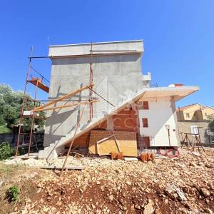 Samostojeća kuća s 2 apartmana novogradnja - Vrsi