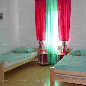 Samostojeća kuća s apartmanima! Štinjan.