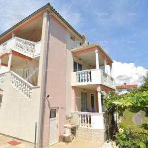 Samostojeća kuća s apartmanima! Štinjan.