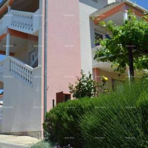 Samostojeća kuća s apartmanima! Štinjan.