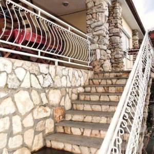 Samostojeća kuća u Valbandonu!