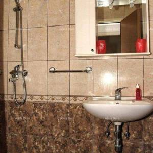 Samostojeća kuća u Valbandonu!