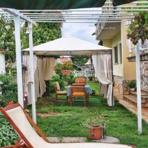 Samostojeća kuća u Valbandonu!