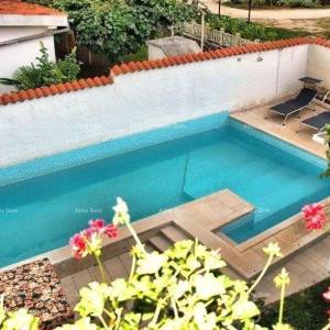 Samostojeća kuća u Valbandonu!