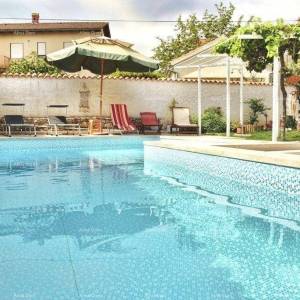 Samostojeća kuća u Valbandonu!