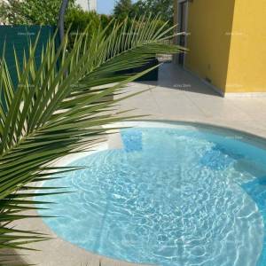 SAMOSTOJEĆA, neposredna blizina mora, cca. 500 metara.