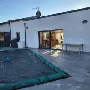 Samostojeća prizemnica s bazenom!