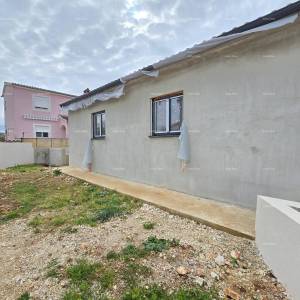 Samostojeća prizemnica u blizini Pule !