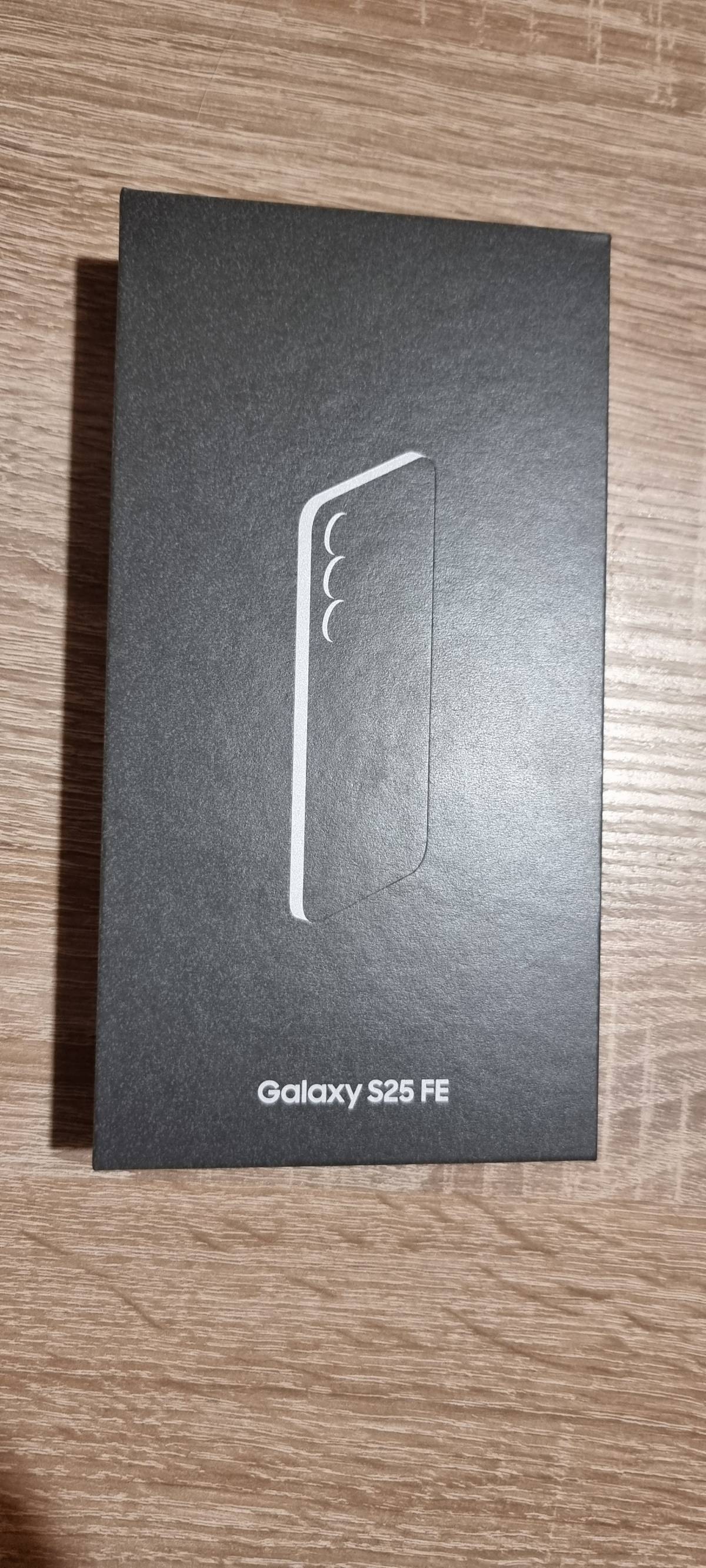 Samsung Galaxy S25 FE 8/128 GB novo, zapakirano