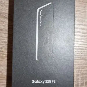 Samsung Galaxy S25 FE 8/128 GB novo, zapakirano