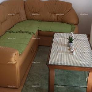 Šarmantan stan u Barbarigi, odmah useljiv, 900 m od mora