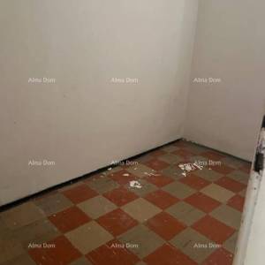 Šarmantna kuća u Vrsaru s potencijalom za preuređenje blizu obale