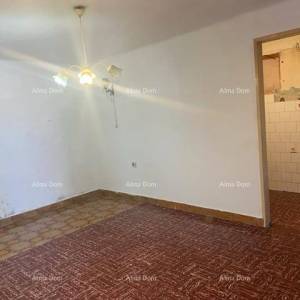 Šarmantna kuća u Vrsaru s potencijalom za preuređenje blizu obale