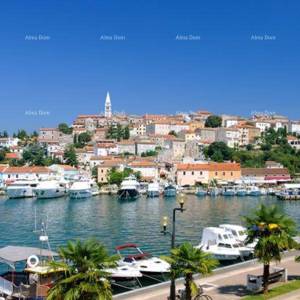 Šarmantna kuća u Vrsaru s potencijalom za preuređenje blizu obale