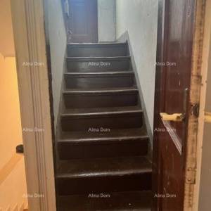 Šarmantna kuća u Vrsaru s potencijalom za preuređenje blizu obale