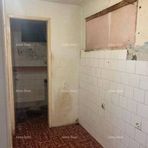 Šarmantna kuća u Vrsaru s potencijalom za preuređenje blizu obale