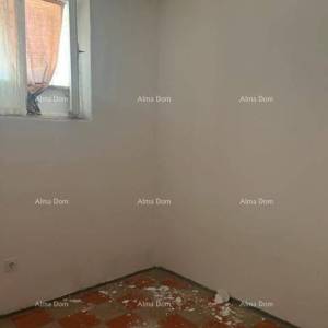 Šarmantna kuća u Vrsaru s potencijalom za preuređenje blizu obale