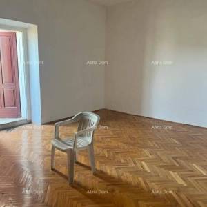 Šarmantna kuća u Vrsaru s potencijalom za preuređenje blizu obale