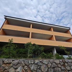 SENJ - Roh-bau apartman, blizu mora