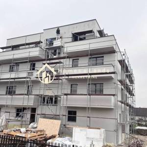 Sesvete,3-S(S2)96m2 u visokom prizemlju s vrtom,liftom,parkingom 