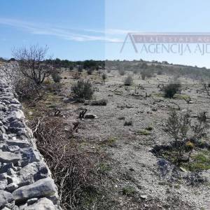 Šibenik Rogoznica 5636 m2 sa kućicom, pogled na more!