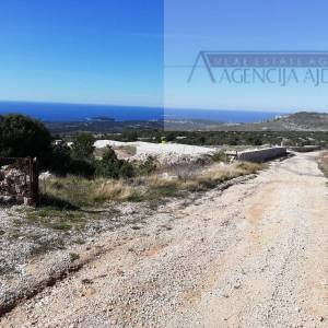 Šibenik Rogoznica 5636 m2 sa kućicom, pogled na more!