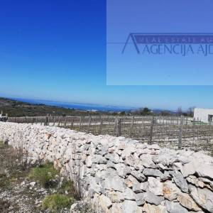 Šibenik Rogoznica 5636 m2 sa kućicom, pogled na more!