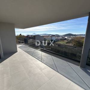 ŠIBENIK, TRIBUNJ – Dvosoban stan u novogradnji sa pogledom na more! PRILIKA!